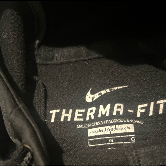 Nike therma hoodie - Picture 2 of 3